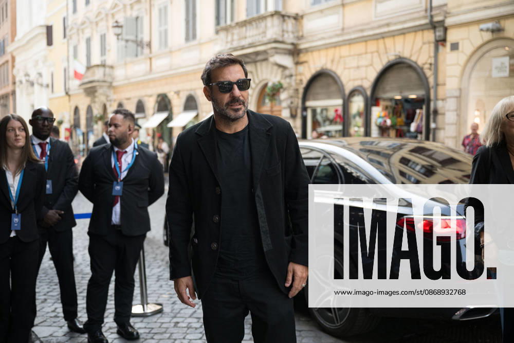 IPA89429586 - Actor Edoardo Leo arriving at the Teatro Sistina for the celebrations marking the 150th anniversary of the Corriere della Sera, in Rome, Italy, on October 8, 2026. Flavio Brancaleone Fotogramma