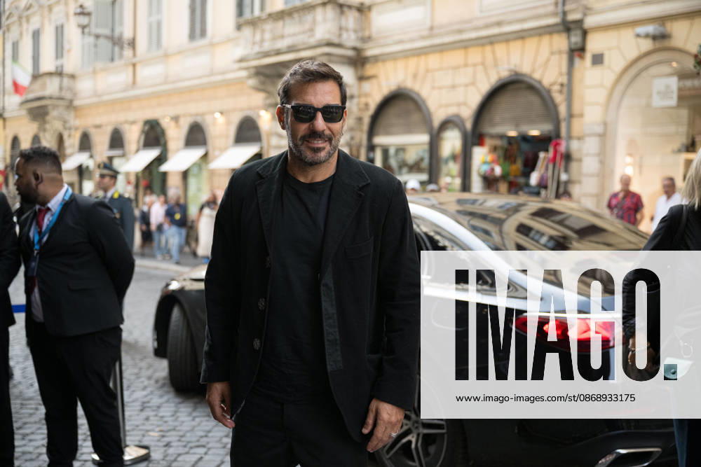 IPA89429592 - Actor Edoardo Leo arriving at the Teatro Sistina for the celebrations marking the 150th anniversary of the Corriere della Sera, in Rome, Italy, on October 8, 2026. Flavio Brancaleone Fotogramma