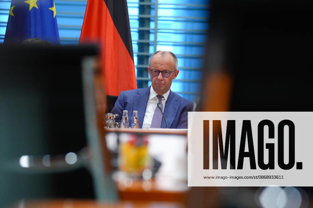 Regional Economic Forum with Chancellor Merz and British Prime Minister Andrew Burnham: Chancellor Friedrich Merz poses for the cameras at the opening of the joint regional economic forum between Germany and the United Kingdom at the Federal Chancellery, October 8, 2026, Berlin, Germany