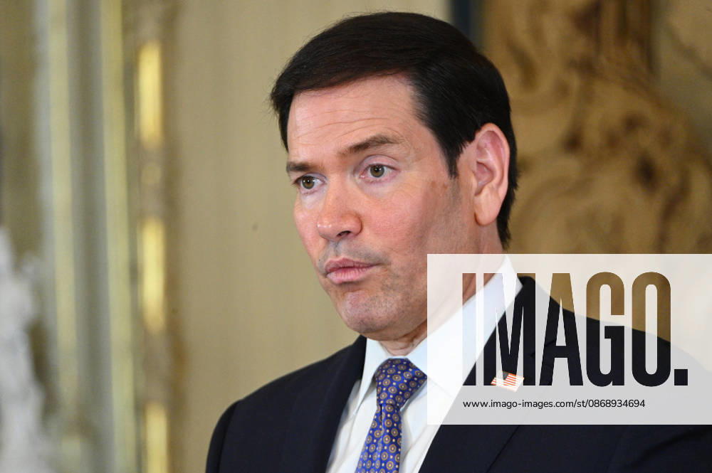 Lisbon, Portugal. 8 October 2026. United States Secretary of State MARCO RUBIO speaks during a joint press conference with Portuguese Minister of State and Foreign Affairs PAULO RANGEL at Palacio das Necessidades. Credit: Alamy Live News Lisbon Portugal - ZUMAr238 20261008_zip_r238_019
