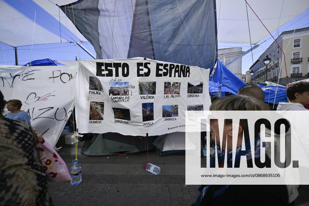 87-year-old symbol of Spain’s housing crisis dies 2 weeks after eviction MADRID, SPAIN - OCTOBER 8: A tent protest set up by Spaniards at Puerta del Sol on September 26, calling on the central and regional governments to take action over the housing crisis, continues in Madrid, Spain, on October 8, 2026. Maricarmen Abascal, known publicly as Maricarmen, the 87-year-old woman whose eviction from her longtime Madrid home sparked housing protests across Spain, died on Wednesday. Burak Akbulut Anadolu Madrid Spain. Editorial use only. Please get in touch for any other usage.