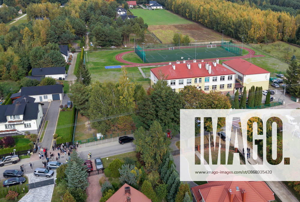 Stabbing attack at a primary school in Poland Photo: Wojciech Olkusnik East News A drone picture shows the school and surroundings after a knife attack at the local primary school on October 8, 2026 in the village of Leszczydol-Nowiny in central Poland, approximately 60 km north-east of Warsaw. A 15-year-old school graduate entered the building armed with a knife and fatally stabbed the janitor and wounded two teachers trying to overpower him. According to the police the perpetrator was wearing a helmet with a camera and planned to record the attack. A day earlier a stabbing attack, where nine people were wounded, occurred in a vocational school in the town of Ostroleka, 50 km north of today s site. EN_01685559_0048