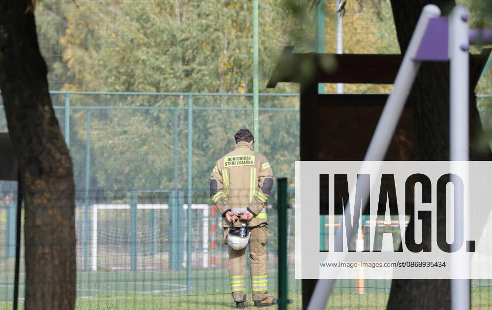Stabbing attack at a primary school in Poland Photo: Wojciech Olkusnik East News A firefighter is seen at the site after a knife attack at the local primary school on October 8, 2026 in the village of Leszczydol-Nowiny in central Poland, approximately 60 km north-east of Warsaw. A 15-year-old school graduate entered the building armed with a knife and fatally stabbed the janitor and wounded two teachers trying to overpower him. According to the police the perpetrator was wearing a helmet with a camera and planned to record the attack. A day earlier a stabbing attack, where nine people were wounded, occurred in a vocational school in the town of Ostroleka, 50 km north of today s site. EN_01685559_0069