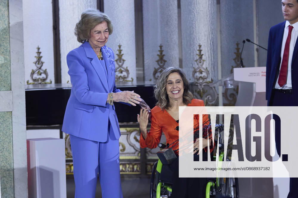 QUEEN SOFIA and Ã‚ MARoÂA DE MAR COGOLLOS attend Mapfre Foundation Social awards Madrid Spain - ZUMAc260 20261008_zep_c260_015