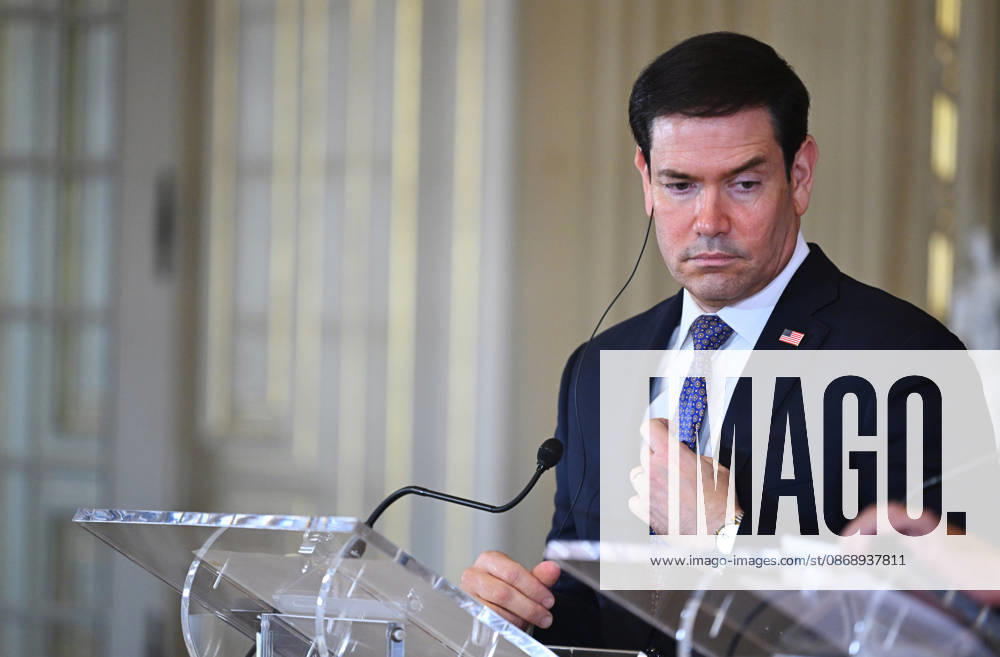 Marco Rubio - Paulo Rangel joint press conference in Lisbon LISBON, PORTUGAL - OCTOBER 8: US Secretary of State Marco Rubio and Portugal s Foreign Minister Paulo Rangel (not seen) give a joint press conference at the Necessidades Palace, the Portuguese foreign ministry, in Lisbon on October 8, 2026. Zed Jameson Anadolu Lisbon Portugal. Editorial use only. Please get in touch for any other usage.