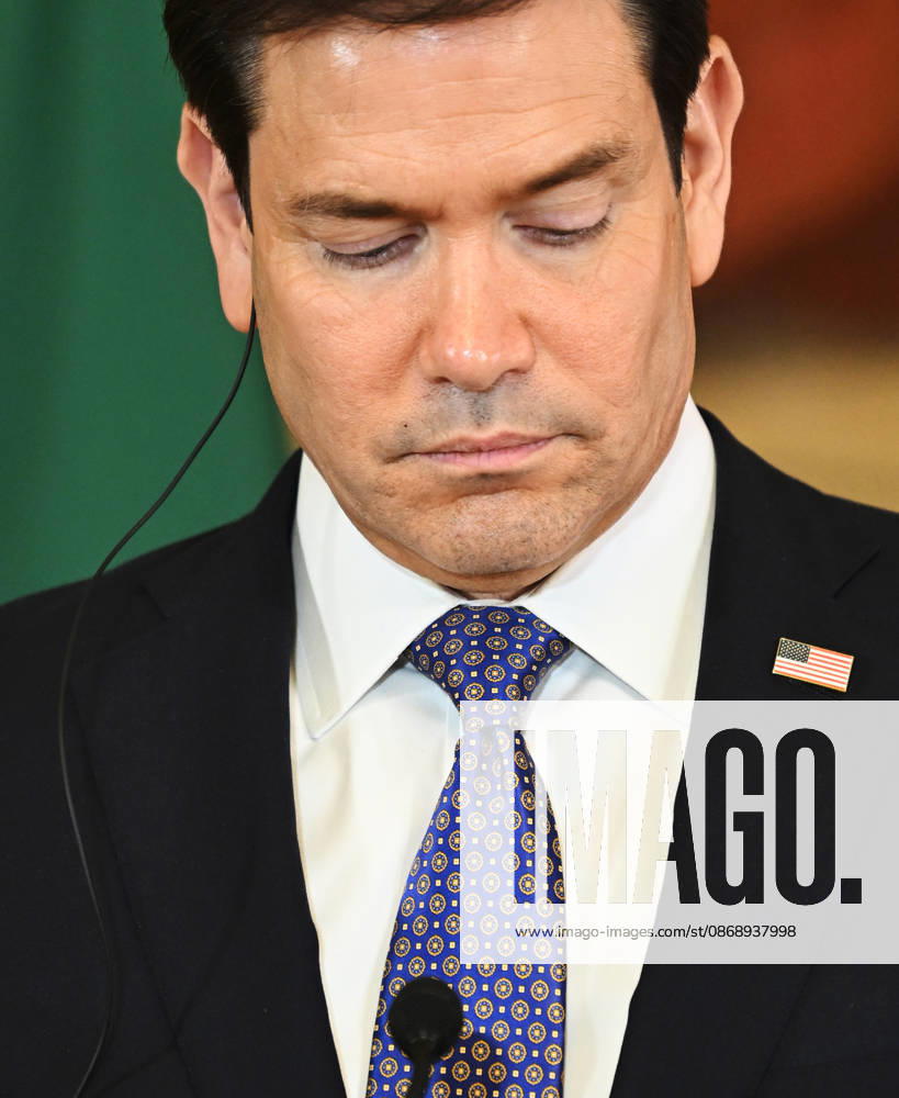 US Secretary of State Marco Rubio visits Portugal LISBON, PORTUGAL - OCTOBER 8: US Secretary of State Marco Rubio and Portuguese Foreign Minister Paulo Rangel (not seen) hold a joint press conference at the Necessidades Palace, home to Portugal s Foreign Ministry, in Lisbon, Portugal, on October 8, 2026. Zed Jameson Anadolu Lisbon Portugal. Editorial use only. Please get in touch for any other usage.
