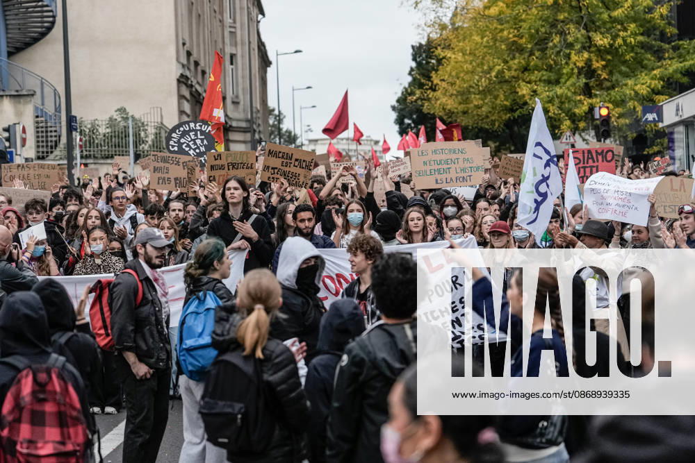 Protest against eduction conditions continues in Nancy NANCY, FRANCE - OCTOBER 8: Students holding placards take to the streets to protest education conditions in Nancy, France, on October 8, 2026. Students are taking part in a nationwide high-school mobilization over school conditions and demands for greater education resources, while security units remain deployed around several locations in the city. Muhammed Said Tako Anadolu Nancy France. Editorial use only. Please get in touch for any other usage.