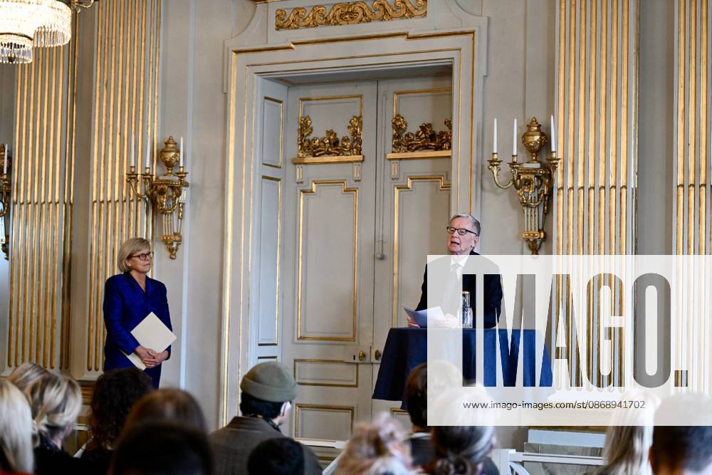 (261008) -- STOCKHOLM, Oct. 8, 2026 -- The 2026 Nobel Prize in Literature is announced in Stockholm, Sweden, Oct. 8, 2026. Canadian writer Anne Carson has been awarded the 2026 Nobel Prize in Literature, becoming the second Canadian author ever to receive the honor, the Swedish Academy announced on Thursday. ) SWEDEN-STOCKHOLM-NOBEL PRIZE IN LITERATURE-WINNER LyuxYou
