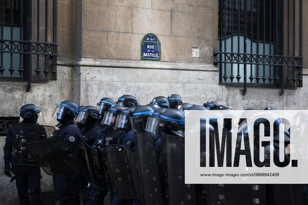 Student Protest - Paris Police forces during a demonstration at Place de la Bastille, in Paris, France on October 8, 2026, as part of a nationwide protest movement over learning conditions. Since late September, pupils have barred the entrances to hundreds of schools, complaining of teacher absences, overloaded timetables, dilapidated classrooms and buildings ill-adapted to rising temperatures, among other grievances. Photo by Raphael Lafargue ABACAPRESS.COM Paris France