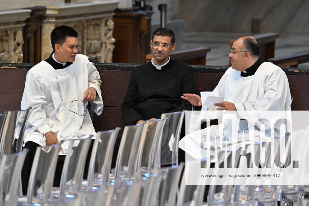 IPA89433499 - Italy, Rome, Vatican, October 8, 2026: Pope Leo XIV celebrates Holy Mass for the start of the academic year at the Pontifical Universities in St. Peter s Basilica in the Vatican. Photograph by ALESSIA GIULIANI Catholic Press Photo