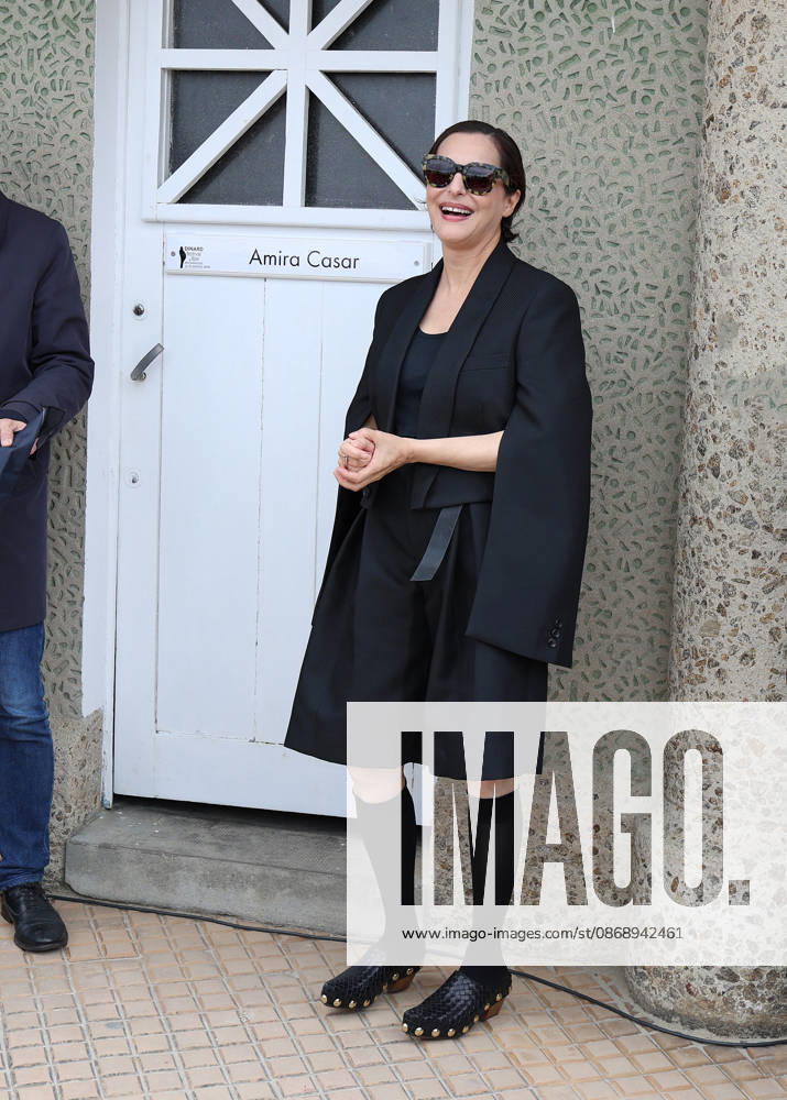 Amira Casar at the unveiling of her beach cabana during the 37th Dinard British and Irish Film Festival, France, on October 8, 2026. Denis Guignebourg, Bestimage. 37th Dinard British Irish Film Festival on October 8, 2026, in Dinard, France. Dinard, France