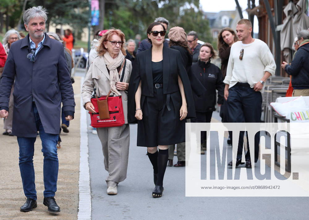 Amira Casar at the unveiling of her beach cabana during the 37th Dinard British and Irish Film Festival, France, on October 8, 2026. Denis Guignebourg, Bestimage. 37th Dinard British Irish Film Festival on October 8, 2026, in Dinard, France. Dinard, France