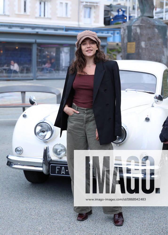 Zoe Adjani at the unveiling of Amira Casar’s beach hut on Dinard Beach during the 37th edition of the Dinard British and Irish Film Festival, France, on October 8, 2026. Denis Guignebourg, Bestimage. 37th Dinard British Irish Film Festival on October 8, 2026, in Dinard, France. Dinard, France
