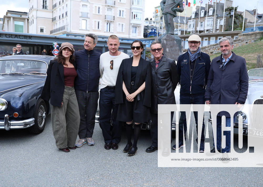 Ben Hardy, Zoe Adjani, Stephen Wooley, Amira Casar, and Thibault de Montalembert at the unveiling of Amira Casar’s beach hut on Dinard Beach during the 37th Dinard British and Irish Film Festival, France, on October 8, 2026. Denis Guignebourg, Bestimage. 37th Dinard British Irish Film Festival on October 8, 2026, in Dinard, France. Dinard, France