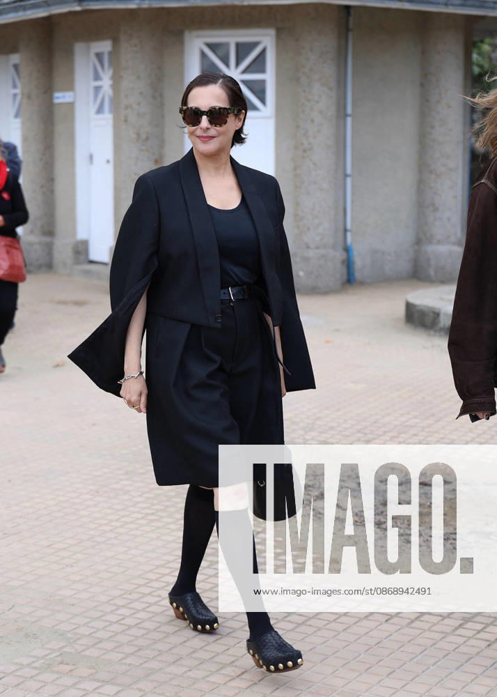 Amira Casar at the unveiling of her beach cabana during the 37th Dinard British and Irish Film Festival, France, on October 8, 2026. Denis Guignebourg, Bestimage. 37th Dinard British Irish Film Festival on October 8, 2026, in Dinard, France. Dinard, France