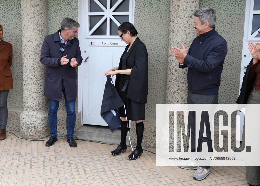 Amira Casar at the unveiling of her beach cabana during the 37th Dinard British and Irish Film Festival, France, on October 8, 2026. Denis Guignebourg, Bestimage. 37th Dinard British Irish Film Festival on October 8, 2026, in Dinard, France. Dinard, France