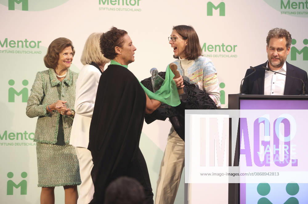 Queen Silvia of Sweden, Sybille Perez, Monika Brandt, Countess Bettina Bernadotte, and Moritz Ritter at the Mentor Future Prize award ceremony during the Mentor Foundation’s anniversary celebration on Mainau Island, Mainau, October 8, 2026 Foto:xAgenturxWehnertx xGränzdörferx xFuturexImagex silvia_6023