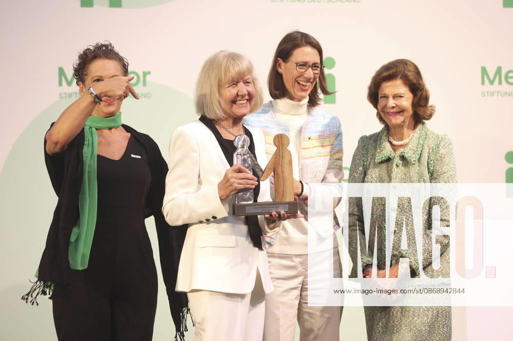 Sybille Perez, Monika Brandt, Countess Bettina Bernadotte, and Queen Silvia of Sweden at the Mentor Future Prize award ceremony during the Mentor Foundation’s anniversary celebration on Mainau Island, Mainau, October 8, 2026 Foto:xAgenturxWehnertx xGränzdörferx xFuturexImagex silvia_6028