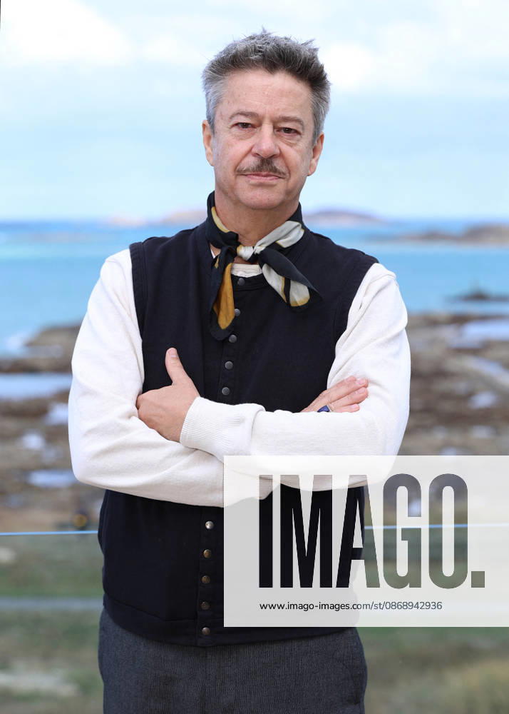 Thibault de Montalembert poses at the Emeria Hotel during the 37th Dinard British and Irish Film Festival, France, on October 8, 2026. Denis Guignebourg, Bestimage. 37th Dinard British Irish Film Festival on October 8, 2026, in Dinard, France. Dinard, France