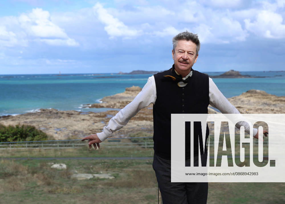 Thibault de Montalembert poses at the Emeria Hotel during the 37th Dinard British and Irish Film Festival, France, on October 8, 2026. Denis Guignebourg, Bestimage. 37th Dinard British Irish Film Festival on October 8, 2026, in Dinard, France. Dinard, France