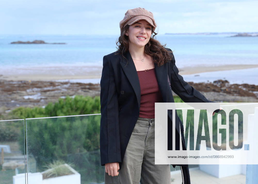 Zoe Adjani at the Emeria Hotel during the 37th edition of the Dinard British and Irish Film Festival in Dinard, France, on October 8, 2026. Denis Guignebourg, Bestimage. 37th Dinard British and Irish Film Festival on October 8, 2026, in Dinard, France Dinard, France