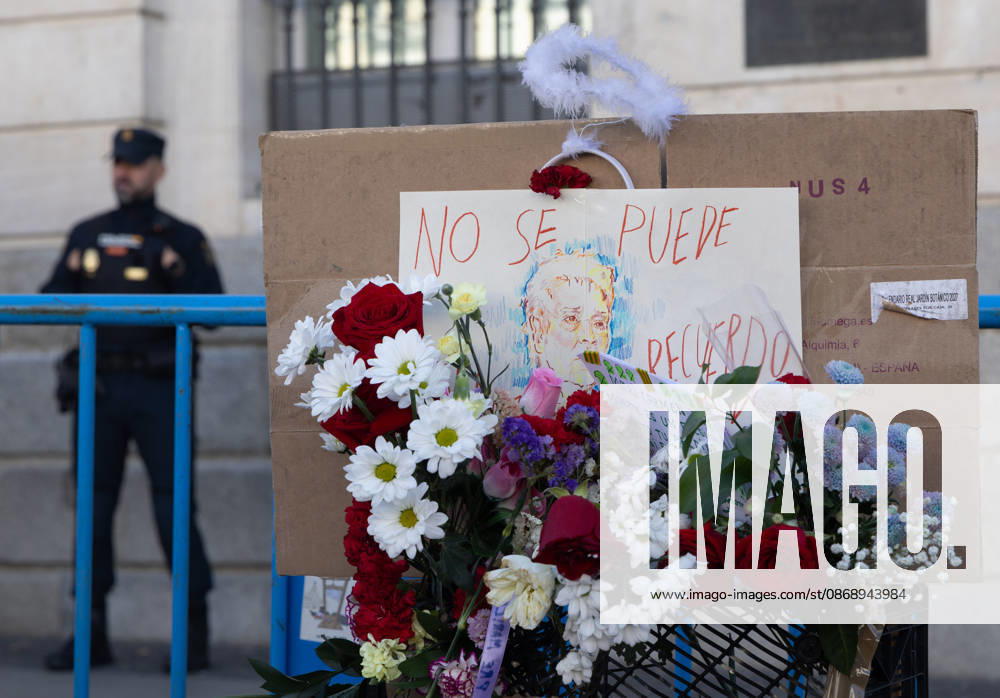 Protesters at Sol Square Stand by Their Demands for Affordable Housing Flowers and candles in tribute to Maricarmen Abascal during the housing protest at Puerta del Sol on October 8, 2026, in Madrid, Spain. The encampment at Sol has spilled over into the square, and the protesters are maintaining their demands against evictions and exorbitant rents. The Official State Gazette (BOE) published yesterday, October 7, the new version of the housing and rent decrees that the Council of Ministers had approved the previous day OCTOBER 8, 2026, Madrid, Spain