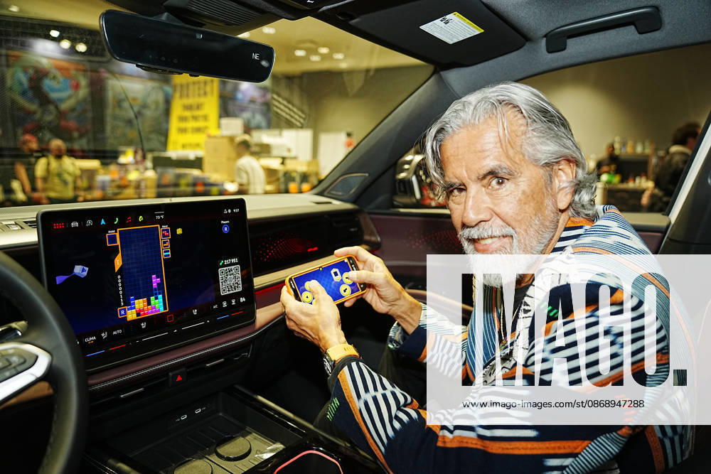 Video game designer and Tetris co-founder HENK ROGERS at 2026 New York Comic Con at the Javits Center on October 8, 2026 in New York. HENK ROGERS is on had to welcome the next evolution of Tetris as it moves into the dashboard of a 2027 Volkswagen Atlas. Volkswagen is bringing Tetris to its vehicles through AirConsole, an in car gaming platform that turns the vehicle s infotainment screen into a gaming display, with smartphones serving as the controllers. The games are designed to be played while the vehicle is parked, creating a new kind of entertainment experience inside the car. New York USA - ZUMAb148 20261008_zap_b148_001