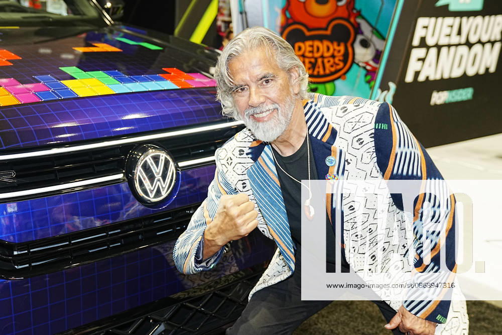 Video game designer and Tetris co-founder HENK ROGERS at 2026 New York Comic Con at the Javits Center on October 8, 2026 in New York. HENK ROGERS is on had to welcome the next evolution of Tetris as it moves into the dashboard of a 2027 Volkswagen Atlas. Volkswagen is bringing Tetris to its vehicles through AirConsole, an in car gaming platform that turns the vehicle s infotainment screen into a gaming display, with smartphones serving as the controllers. The games are designed to be played while the vehicle is parked, creating a new kind of entertainment experience inside the car. New York USA - ZUMAb148 20261008_zap_b148_006