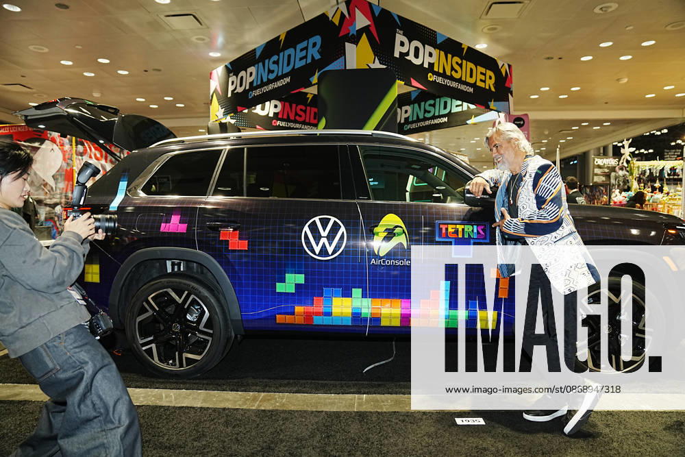 Video game designer and Tetris co-founder HENK ROGERS at 2026 New York Comic Con at the Javits Center on October 8, 2026 in New York. HENK ROGERS is on had to welcome the next evolution of Tetris as it moves into the dashboard of a 2027 Volkswagen Atlas. Volkswagen is bringing Tetris to its vehicles through AirConsole, an in car gaming platform that turns the vehicle s infotainment screen into a gaming display, with smartphones serving as the controllers. The games are designed to be played while the vehicle is parked, creating a new kind of entertainment experience inside the car. New York USA - ZUMAb148 20261008_zap_b148_007