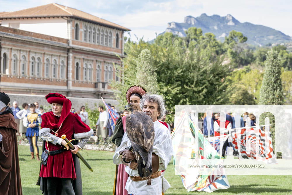 IPA89434773 - ASCOLI PICENO, ITALY OCTOBER 8, 2026: Prime Minister Giorgia Meloni attends the presentation and inauguration ceremony for the Palazzo Saladini Pilastri complex and its monumental park in Ascoli Piceno. The restoration project is part of the PINQuA program for urban regeneration and the enhancement of the citys historical heritage. (Photo: Andrea Vagnoni IPA Agency)