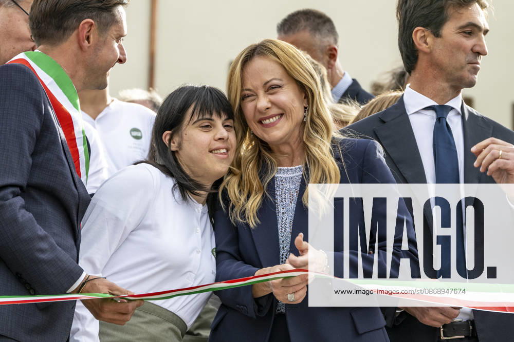 IPA89434801 - ASCOLI PICENO, ITALY OCTOBER 8, 2026: Prime Minister Giorgia Meloni attends the presentation and inauguration ceremony for the Palazzo Saladini Pilastri complex and its historic park in Ascoli Piceno. The restoration project is part of the PINQuA program for urban regeneration and the enhancement of the citys historical heritage. (Photo: Andrea Vagnoni IPA Agency)