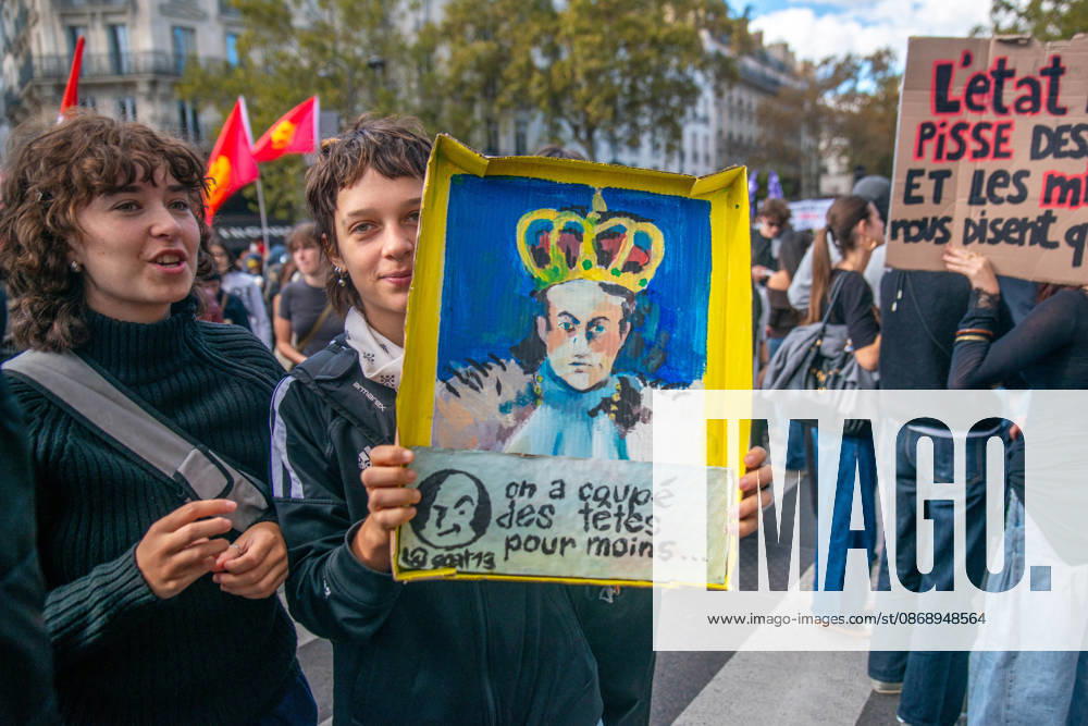 Student Protest - Paris Hundreds of high school students occupy Place de la Bastille in Paris, France on October 8, 2026, following the success of the October 6 protest, calling to continue and amplify the movement. Photo by ABACAPRESS.COM Paris France