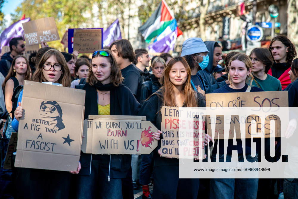 Student Protest - Paris Hundreds of high school students occupy Place de la Bastille in Paris, France on October 8, 2026, following the success of the October 6 protest, calling to continue and amplify the movement. Photo by ABACAPRESS.COM Paris France