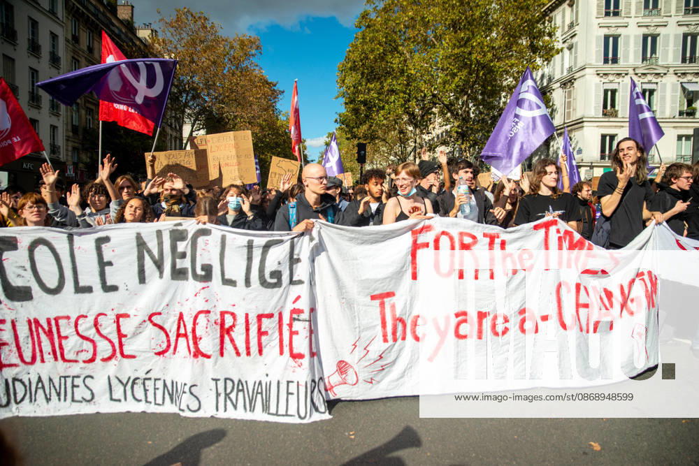 Student Protest - Paris Hundreds of high school students occupy Place de la Bastille in Paris, France on October 8, 2026, following the success of the October 6 protest, calling to continue and amplify the movement. Photo by ABACAPRESS.COM Paris France