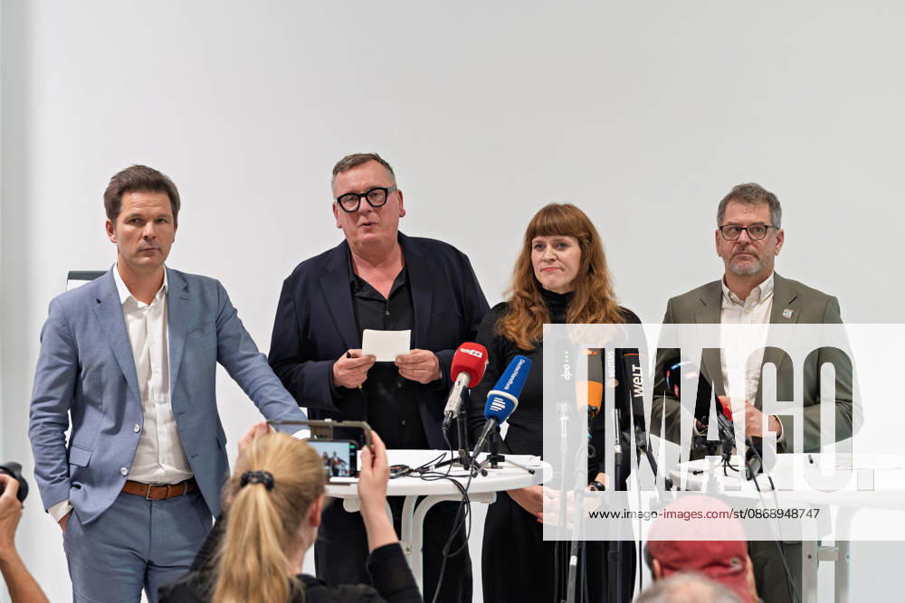 Steffen Krach (SPD, left), Kerstin Wolter Ehling (Die Linke, second from the right, and Werner Graf, Alliance 90 The Greens, on the right, stand in the foyer of the Haus der Statistik after their parties’ preliminary talks have concluded, delivering a joint press statement to the media. Press statement by The Left, The Greens, and the SPD in Berlin