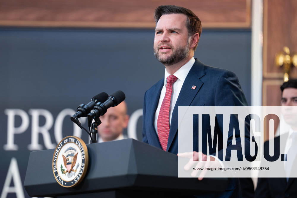 JD Vance During Immigration Program Announcement - Washington Vice President JD Vance gives remarks during an announcement in the South Court Auditorium of the Eisenhower Executive Office Building at the White House in Washington, DC, US, on Thursday, Oct. 8, 2026. The Trump administration said Thursday that it would suspend an immigration program for multiple tech firms, including Microsoft Corp., alleging widespread abuse of a worker visa system. Photo by Aaron Schwartz Pool ABACAPRESS.COM Washington District of Columbia