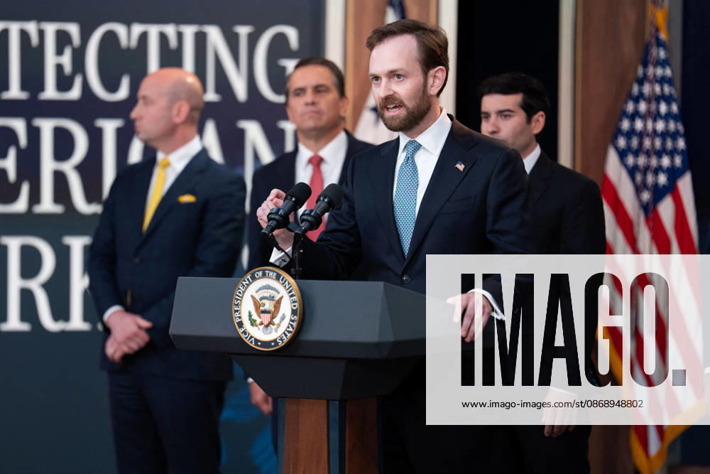 JD Vance During Immigration Program Announcement - Washington Chairman of the Federal Trade Commission Andrew Ferguson gives remarks during an announcement in the South Court Auditorium of the Eisenhower Executive Office Building at the White House in Washington, DC, US, on Thursday, Oct. 8, 2026. The Trump administration said Thursday that it would suspend an immigration program for multiple tech firms, including Microsoft Corp., alleging widespread abuse of a worker visa system. Photo by Aaron Schwartz Pool ABACAPRESS.COM Washington District of Columbia