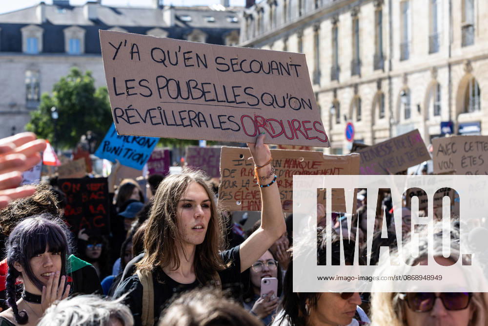 Students Demonstration Over Education Conditions - Bordeaux High school students demonstrate in the streets during a nationwide mobilization calling for more resources and improved conditions in school, in Bordeaux, France, on October 8, 2026. Photo by Margot Le Gonidec ABACAPRESS.COM Bordeaux France