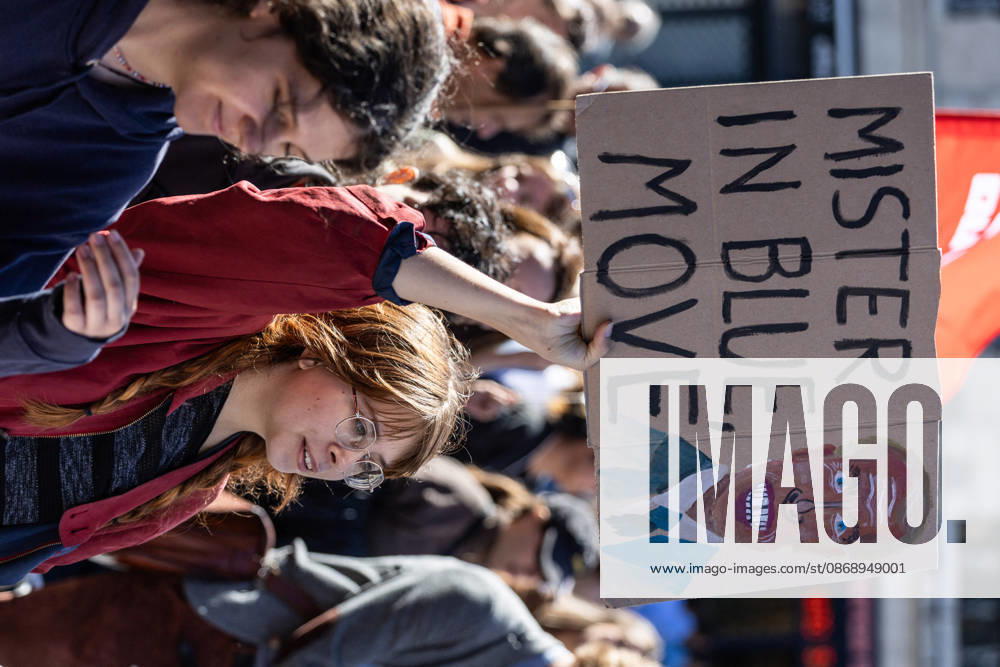 Students Demonstration Over Education Conditions - Bordeaux High school students demonstrate in the streets during a nationwide mobilization calling for more resources and improved conditions in school, in Bordeaux, France, on October 8, 2026. Photo by Margot Le Gonidec ABACAPRESS.COM Bordeaux France