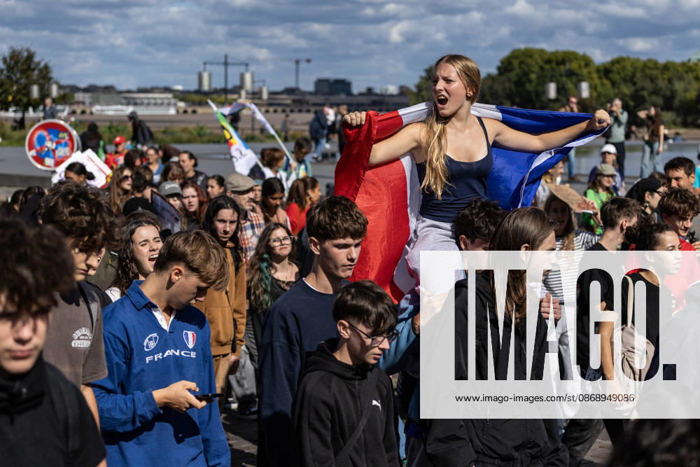 Students Demonstration Over Education Conditions - Bordeaux High school students demonstrate in the streets during a nationwide mobilization calling for more resources and improved conditions in school, in Bordeaux, France, on October 8, 2026. Photo by Margot Le Gonidec ABACAPRESS.COM Bordeaux France