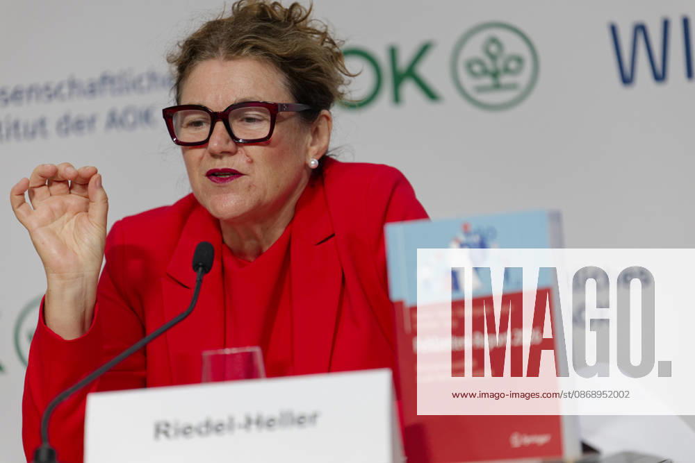 AOK Absenteeism Report 2026 Presented October 8, 2026, Germany, Berlin Press Conference: Absenteeism Report 2026 by the AOK Federal Association and the AOK Scientific Institute (WIsO). Pictured: Prof. Dr. med. Steffi G. Riedel-Heller, MPH, Director of the Institute for Social Medicine, Occupational Medicine, and Public Health at the University o