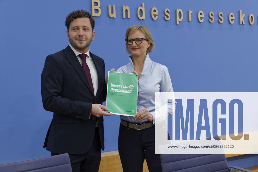 Greens Present Plan for Germany October 8, 2026, Germany, Berlin Federal press conference to present the Green Party’s Bundestag caucus’s flagship motion, Our Plan for Germany. Pictured: Felix Banasz, Federal Executive Committee Chair of Alliance 90 The Greens, and Franziska Brantner, Federal Chair of Alliance 90 The Greens