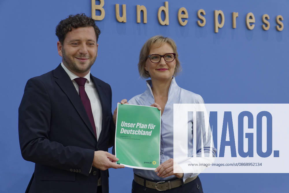 Greens Present Plan for Germany October 8, 2026, Germany, Berlin Federal press conference to present the Green Party’s Bundestag caucus’s flagship motion, Our Plan for Germany. Pictured: Felix Banasz, Federal Executive Committee Chair of Alliance 90 The Greens, and Franziska Brantner, Federal Chair of Alliance 90 The Greens