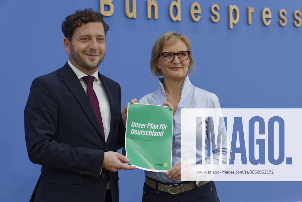 Greens Present Plan for Germany October 8, 2026, Germany, Berlin Federal press conference to present the Green Party’s Bundestag caucus’s flagship motion, Our Plan for Germany. Pictured: Felix Banasz, Federal Executive Committee Chair of Alliance 90 The Greens, and Franziska Brantner, Federal Chair of Alliance 90 The Greens