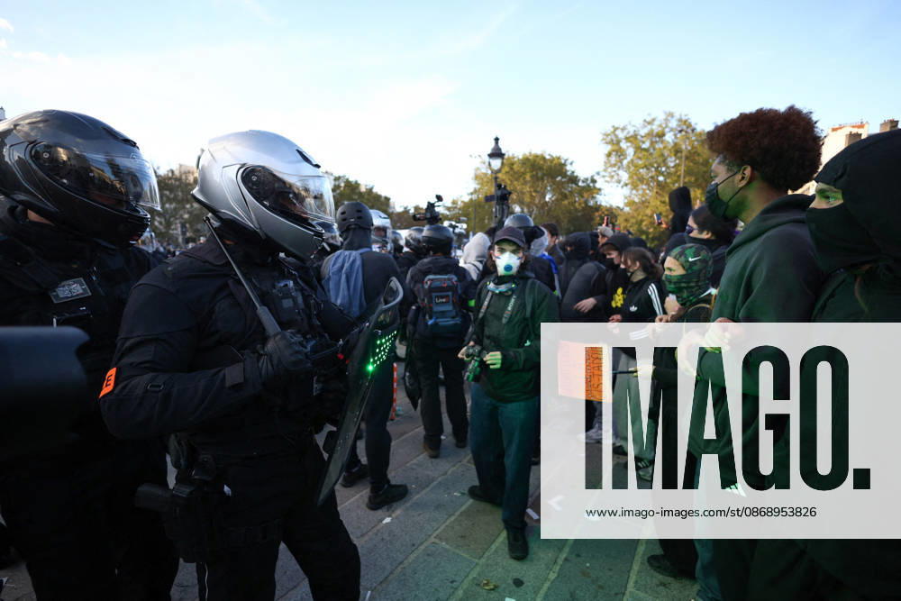 Clashes With Police During Students Protest - Paris Clash between high-school students and policemen during high-school students demonstration at Place de la Bastille, in Paris, France on October 8, 2026, as part of a nationwide protest movement over learning conditions. Since late September, pupils have barred the entrances to hundreds of schools, complaining of teacher absences, overloaded timetables, dilapidated classrooms and buildings ill-adapted to rising temperatures, among other grievances. Photo by Raphael Lafargue ABACAPRESS.COM Paris France