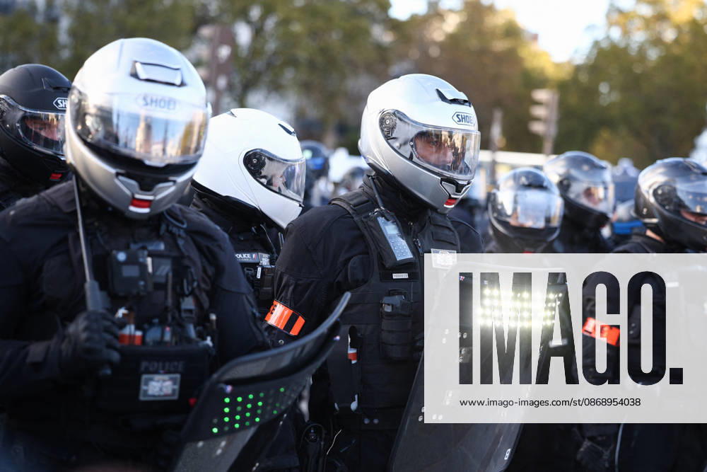 Clashes With Police During Students Protest - Paris Clash between high-school students and policemen during high-school students demonstration at Place de la Bastille, in Paris, France on October 8, 2026, as part of a nationwide protest movement over learning conditions. Since late September, pupils have barred the entrances to hundreds of schools, complaining of teacher absences, overloaded timetables, dilapidated classrooms and buildings ill-adapted to rising temperatures, among other grievances. Photo by Raphael Lafargue ABACAPRESS.COM Paris France