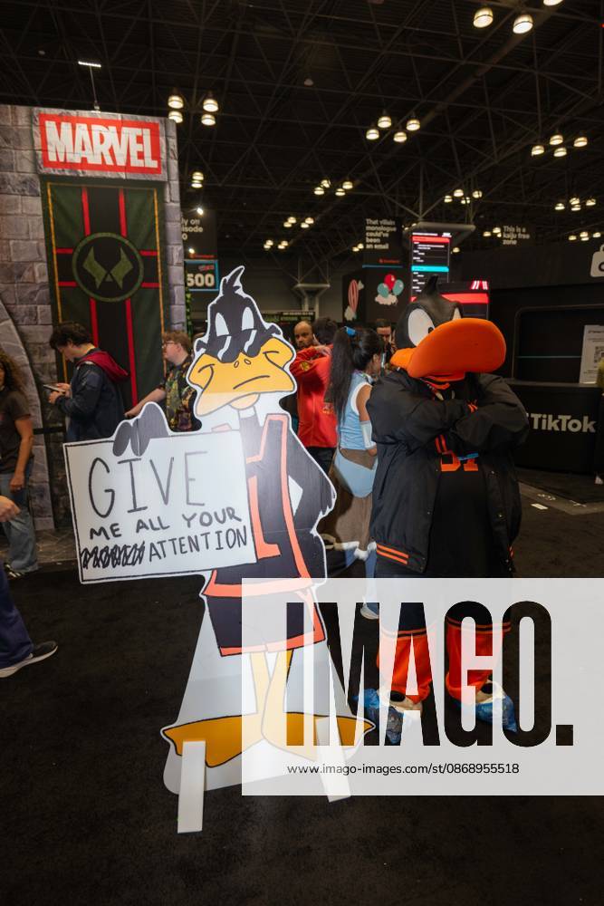 New York, NY- September 25: Atmosphere at New York City Comic Con Opening on October 8,2026 . Credit: Camara Porter . USA - ZUMAa123 20261008_zaa_a123_038
