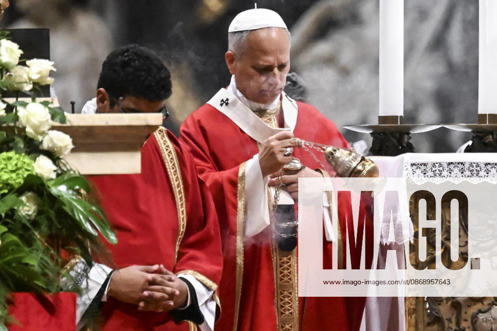 Pope Leo leads a mass for the inauguration of the academic year at the Pontificial University in Saint Peter s Square, Vatican City, 8 October 2026. ANSA RICCARDO ANTIMIANI. Vatican City Vatican City - ZUMAa110 20261008_zaf_a110_010