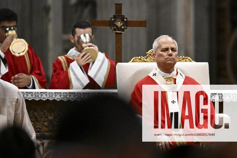 Pope Leo leads a mass for the inauguration of the academic year at the Pontificial University in Saint Peter s Square, Vatican City, 8 October 2026. ANSA RICCARDO ANTIMIANI. Vatican City Vatican City - ZUMAa110 20261008_zaf_a110_011