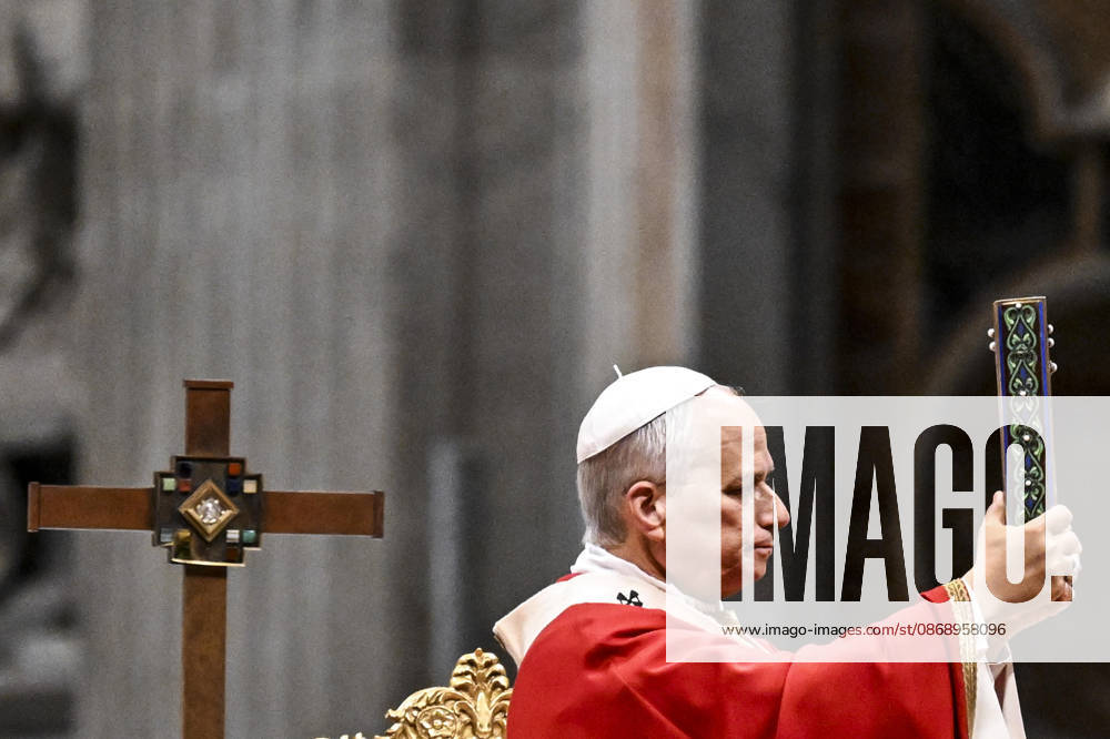 Pope Leo leads a mass for the inauguration of the academic year at the Pontificial University in Saint Peter s Square, Vatican City, 8 October 2026. ANSA RICCARDO ANTIMIANI. Vatican City Vatican City - ZUMAa110 20261008_zaf_a110_019